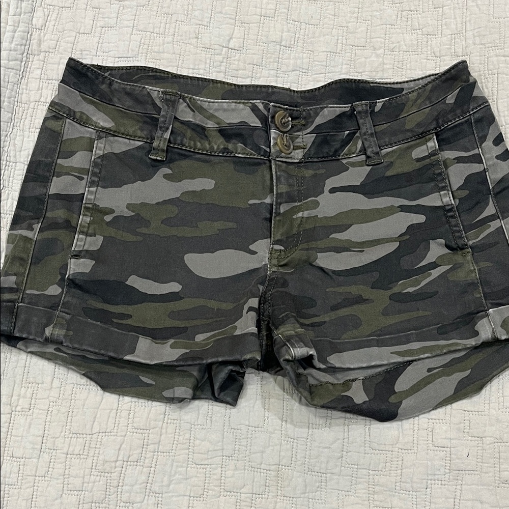 Express Camouflage Women's Cargo Shorts